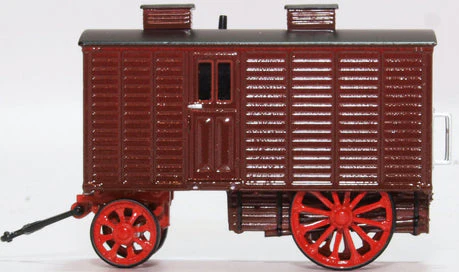 1:76 Living Wagon - Maroon/Red - Image 2