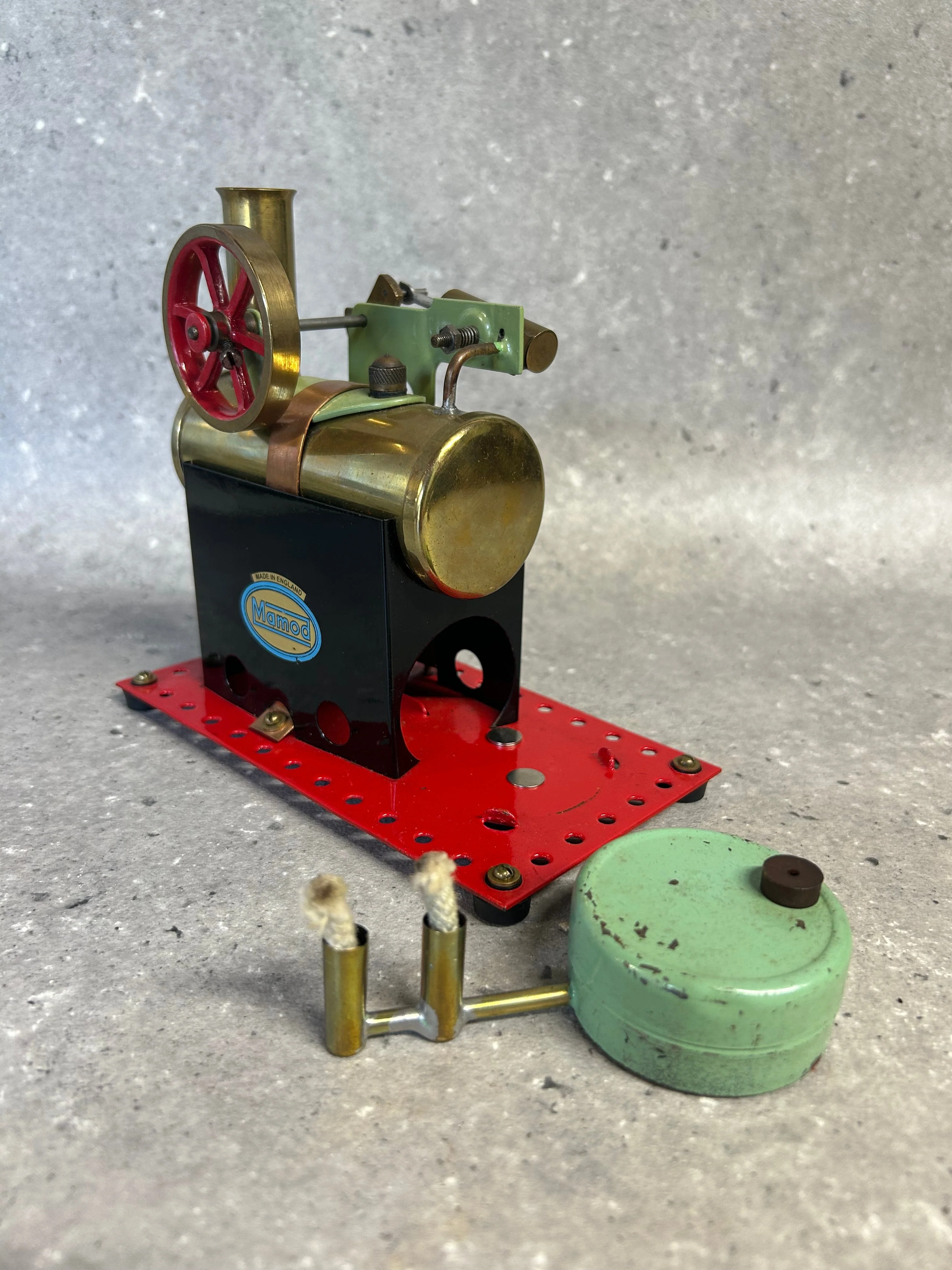 Early Mamod Minor (MM2) Brass Flywheel/ Flat-Base Stationary Engine - Image 4