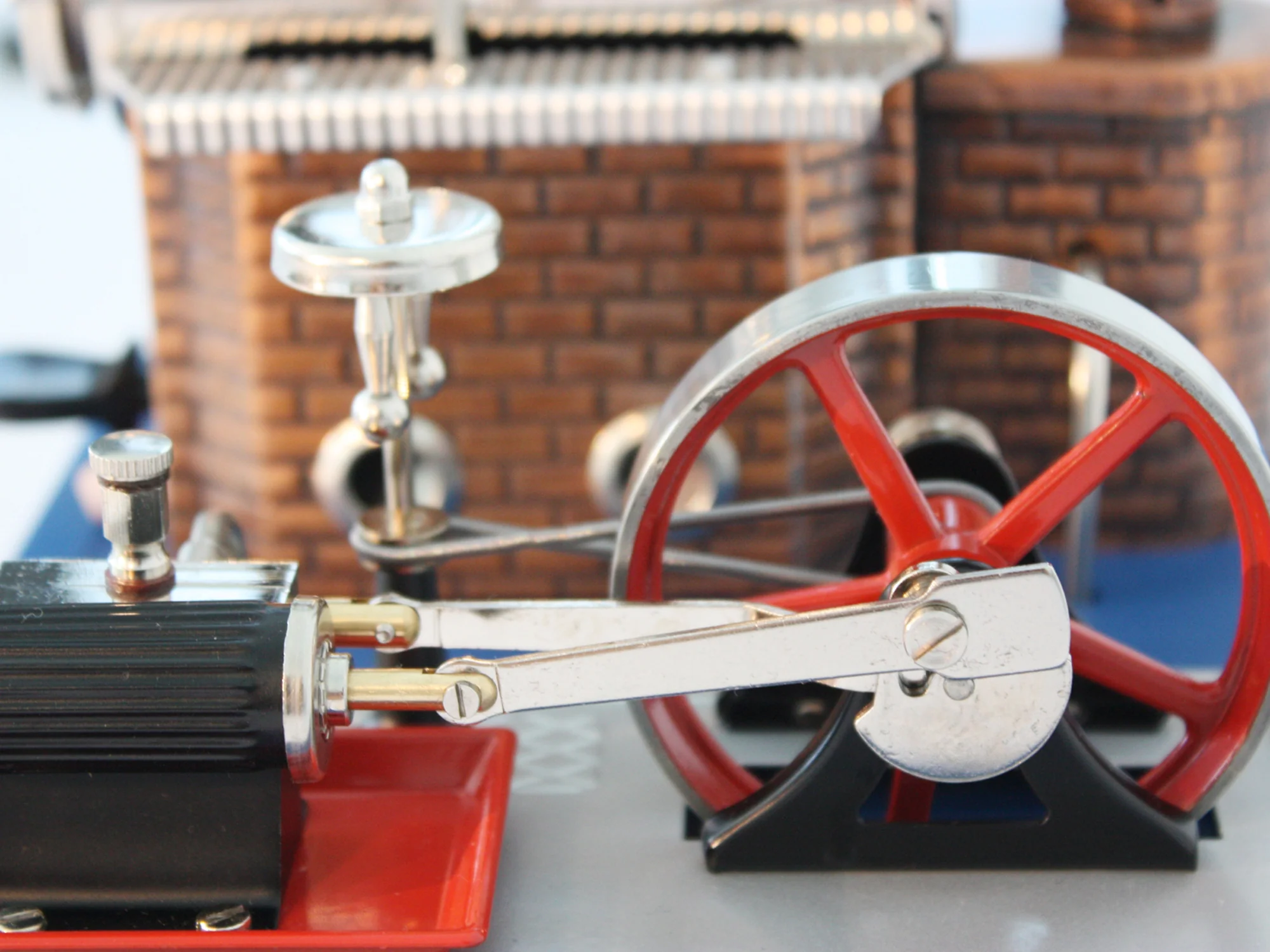 Wilesco D10 Stationary Steam Engine - Image 4