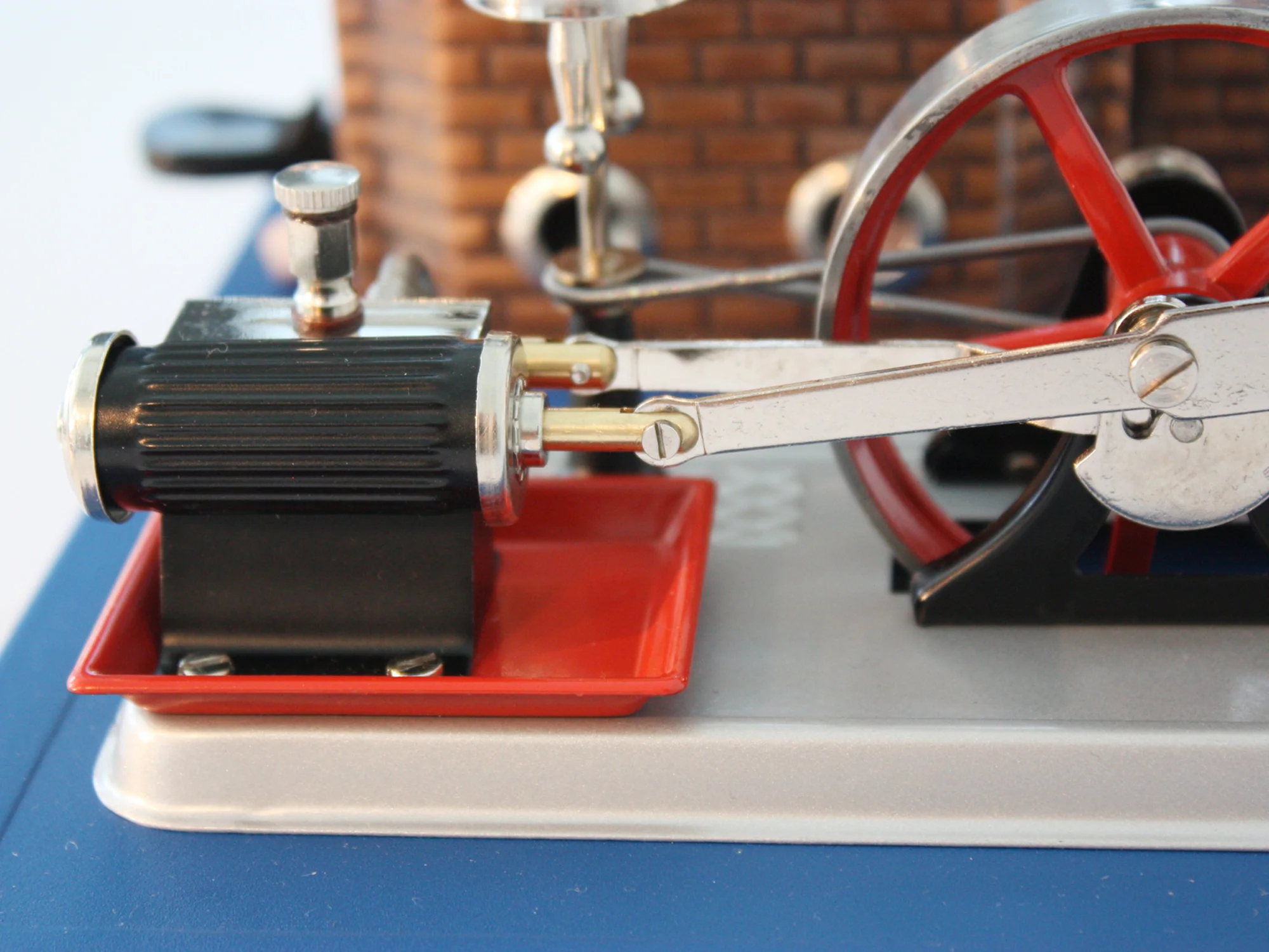 Wilesco D10 Stationary Steam Engine - Image 6