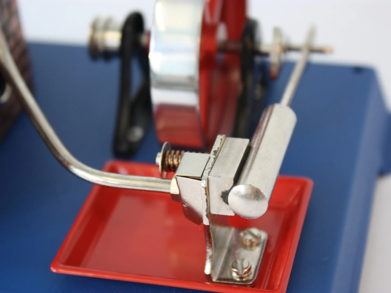 Wilesco D6 Stationary Steam Engine - Image 5